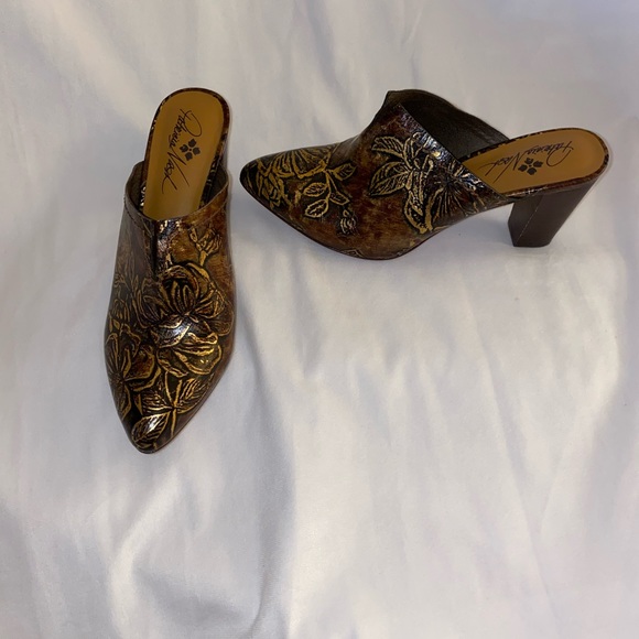 Patricia Nash Ruffina Leather Slide Mules - Picture 1 of 5